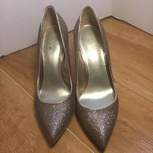 Sparkling pink heels